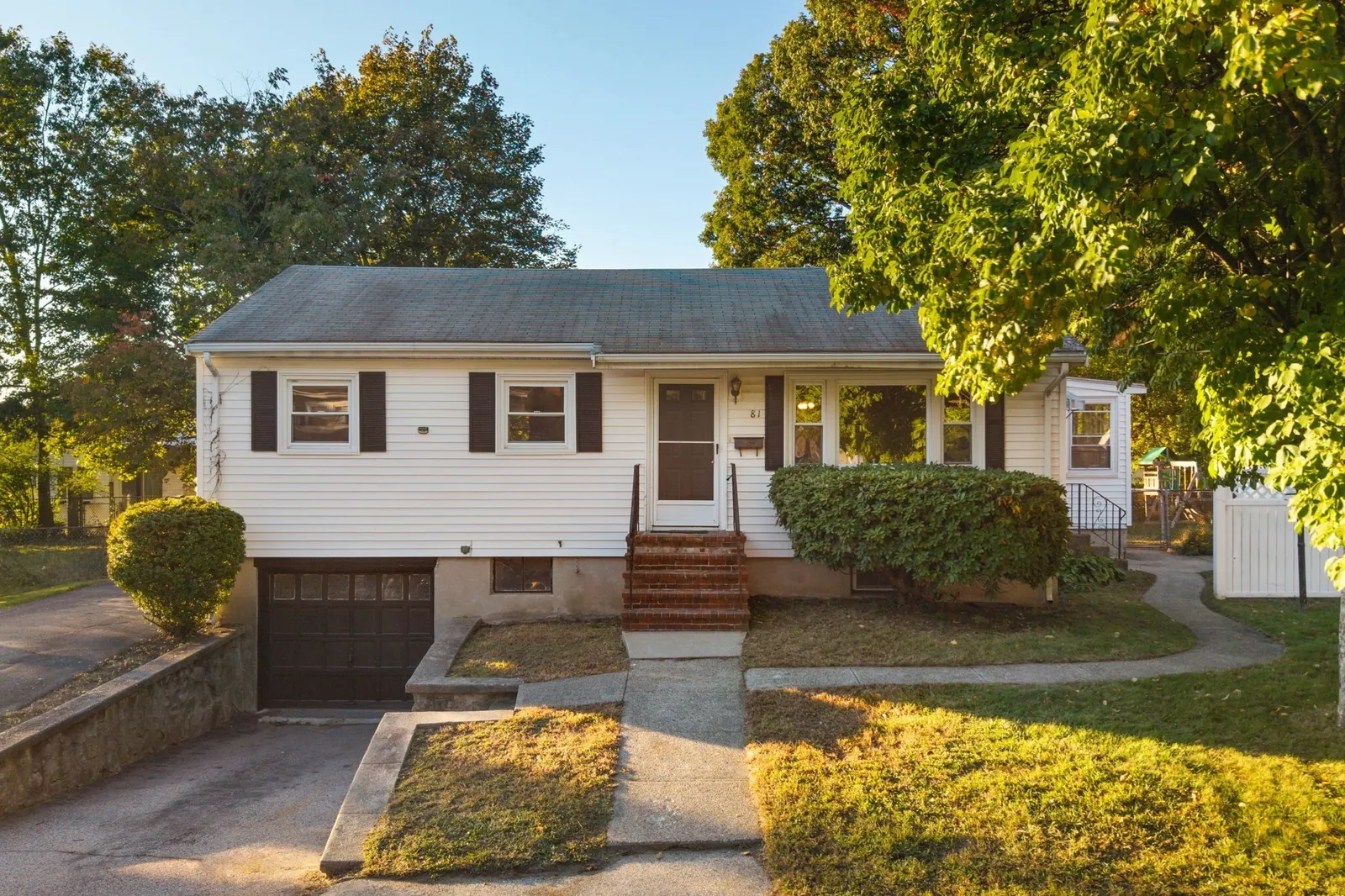 81 Berlin St, Dedham