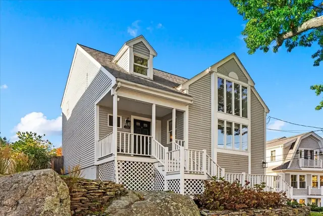 120 Downer Ave