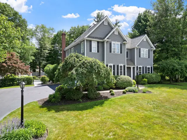 5 Wildebrook Rd