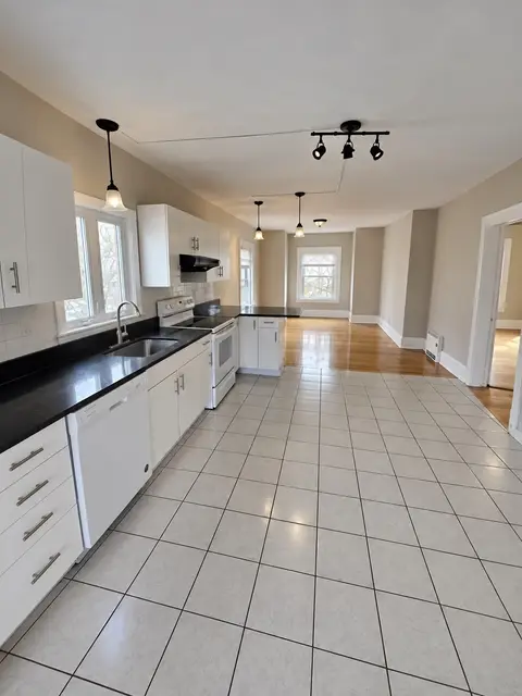 24 Washington Ave #2