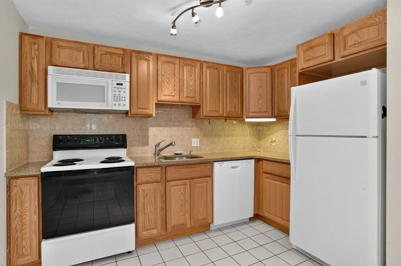 9 Davis Rd #C8, Acton
