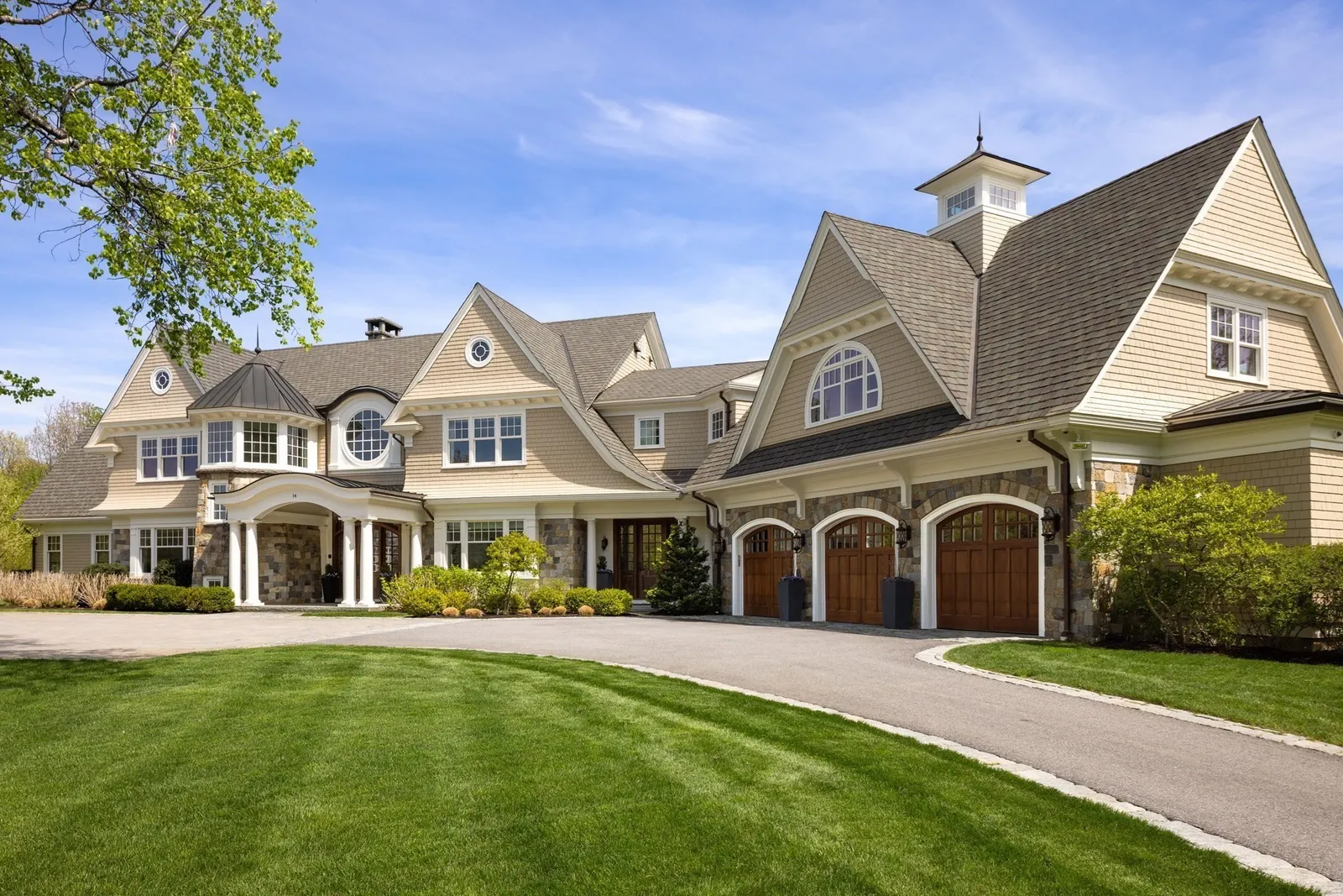 14 Lovers Lane, Southborough