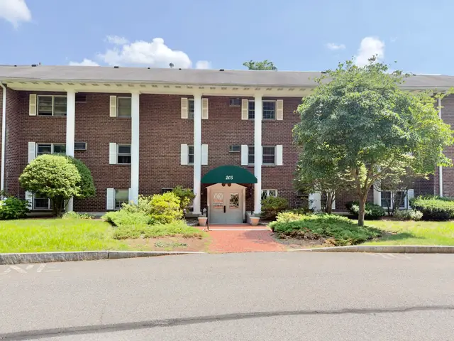 205 Great Rd #C4