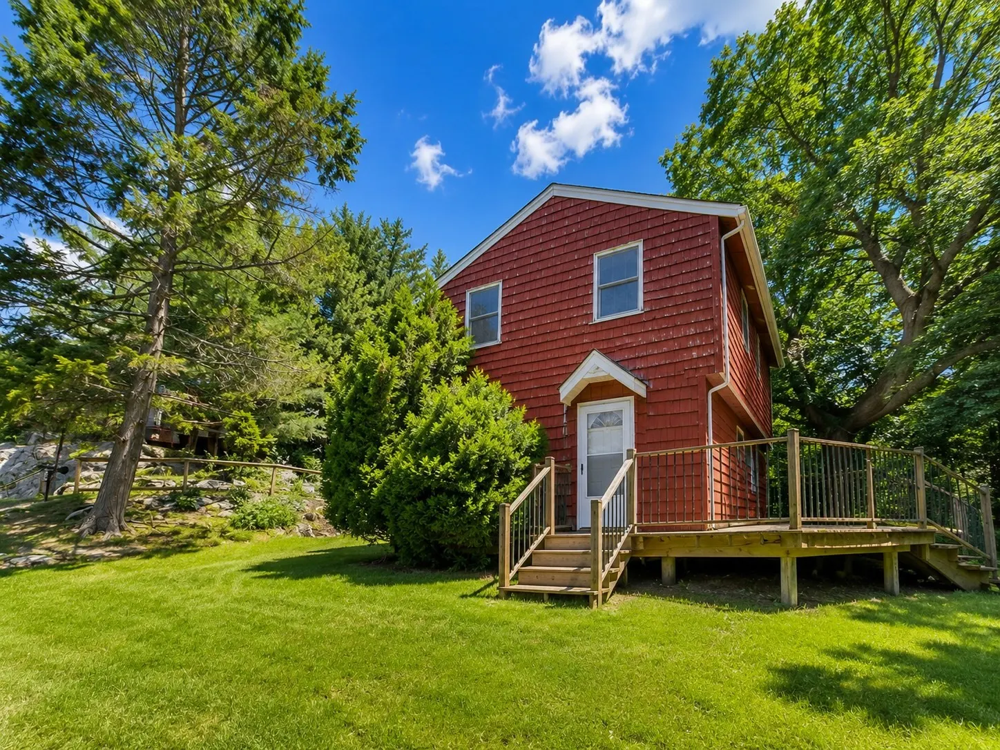 39 Woodside Ln, Arlington
