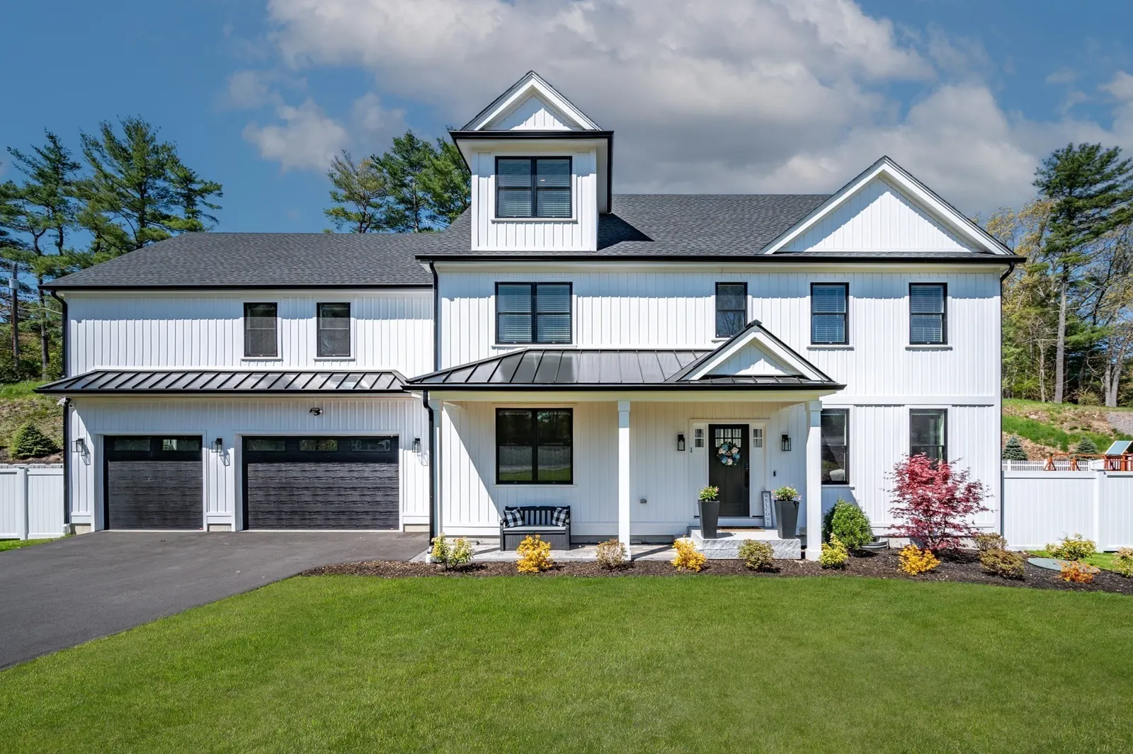 1 Lincoln Ct, Medfield