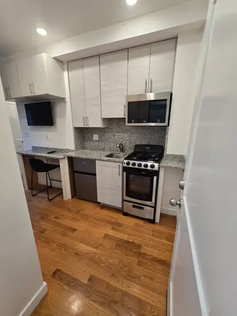 16 Fifth Street #5