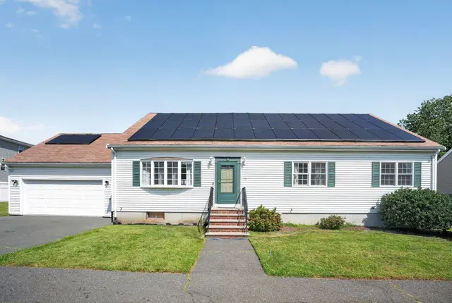 79 Emerald Dr