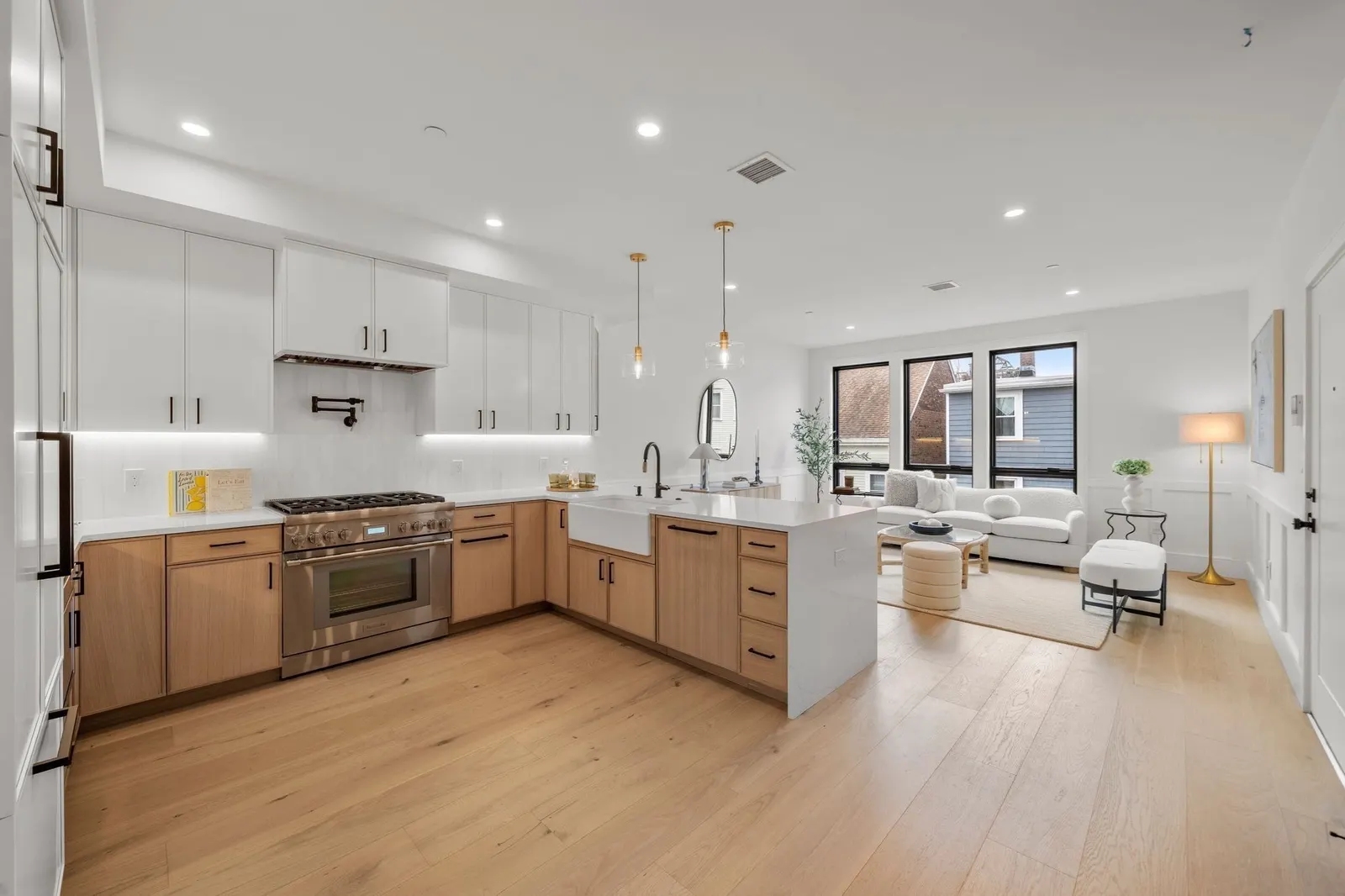 136 West 8th #3, Boston