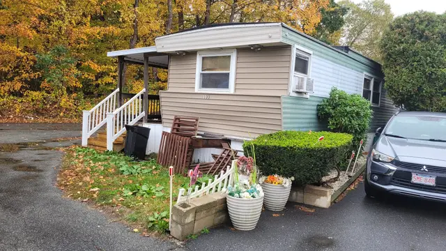 286 Newbury #133