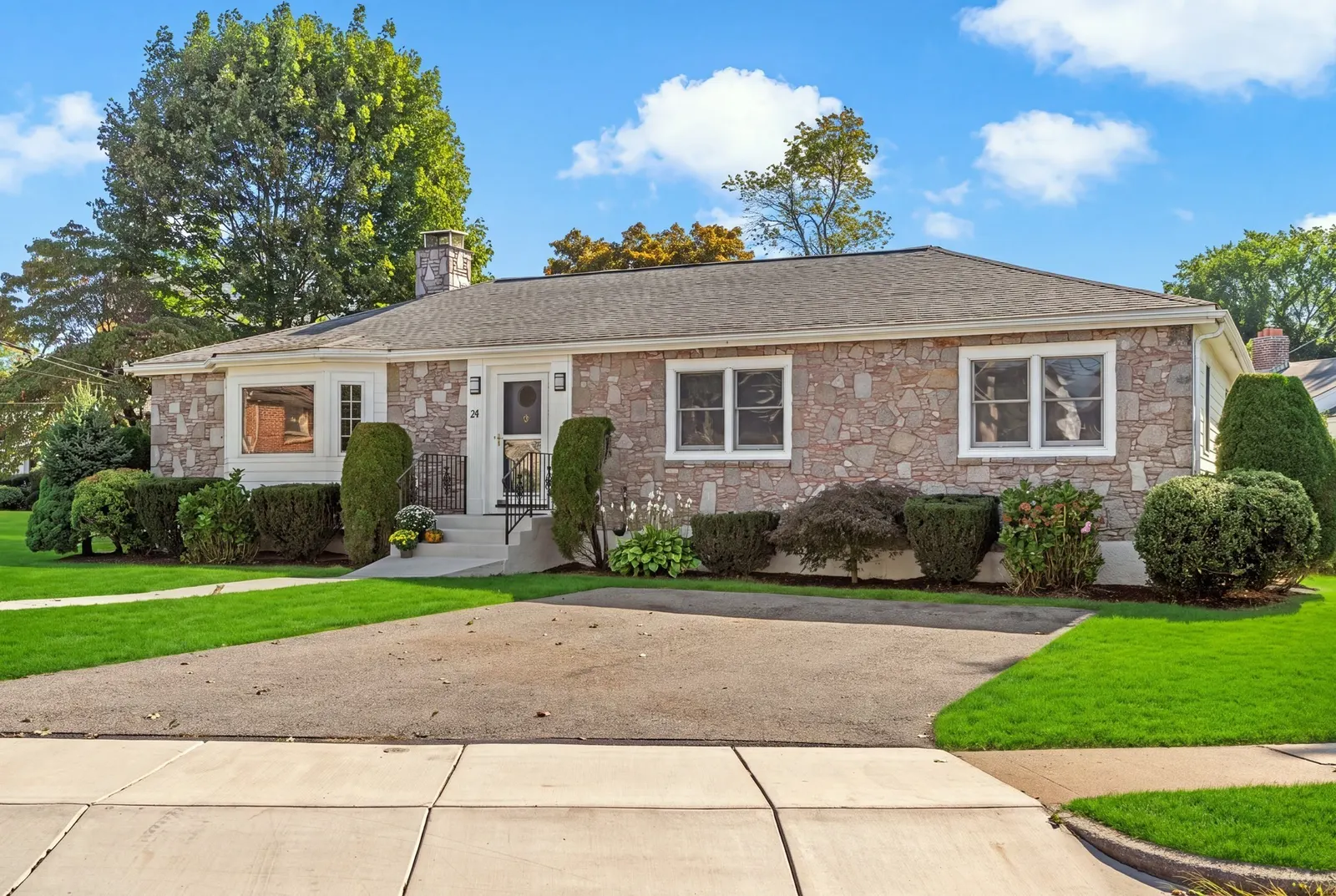 24 Great Meadow Rd, Newton