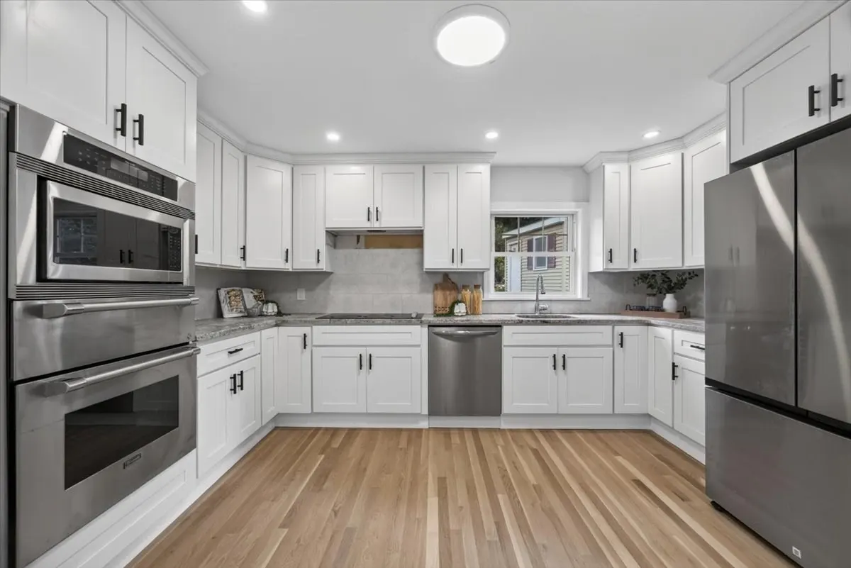6 Hillside Ave, Woburn