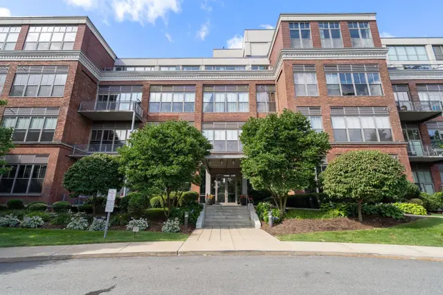 156 Porter St #327