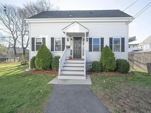 144 Crescent St #1