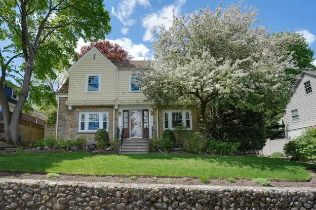 54 Elizabeth Rd