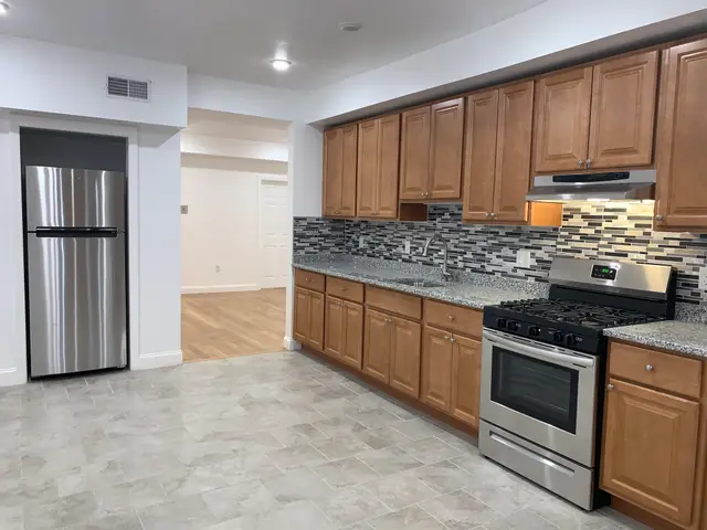 190 Main St #2