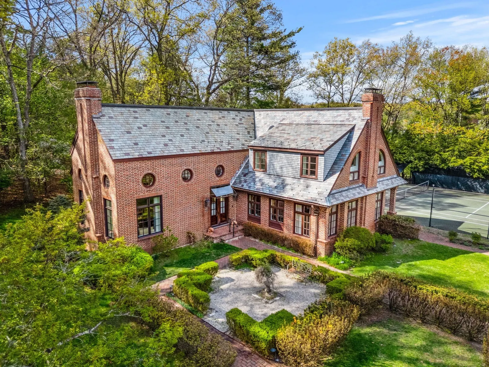 110 Juniper Rd, Belmont