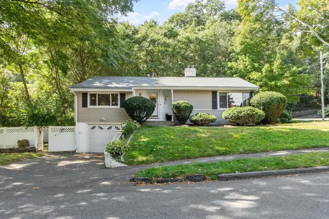 1 Standish Road