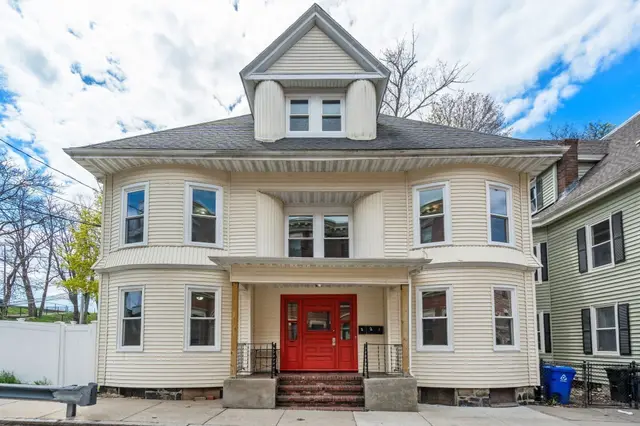 10 Royal St