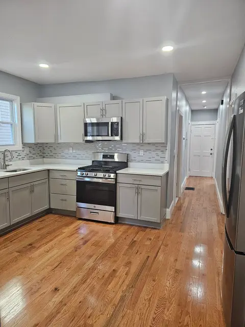 10 Hosmer Street #1