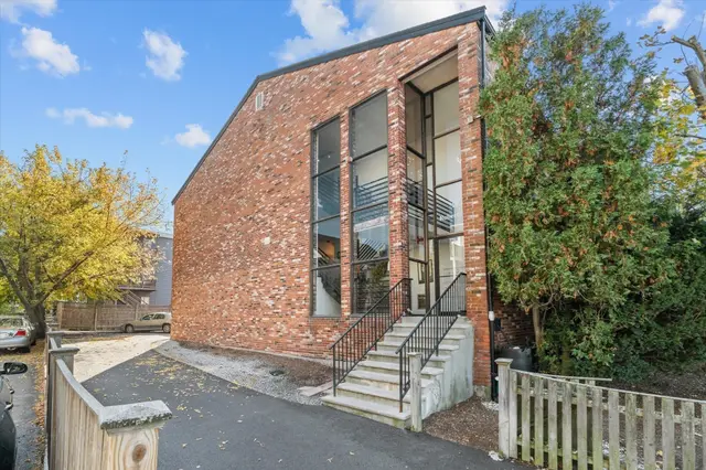 10 Roberts Street #12
