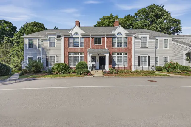 308 Old Country Rd #308
