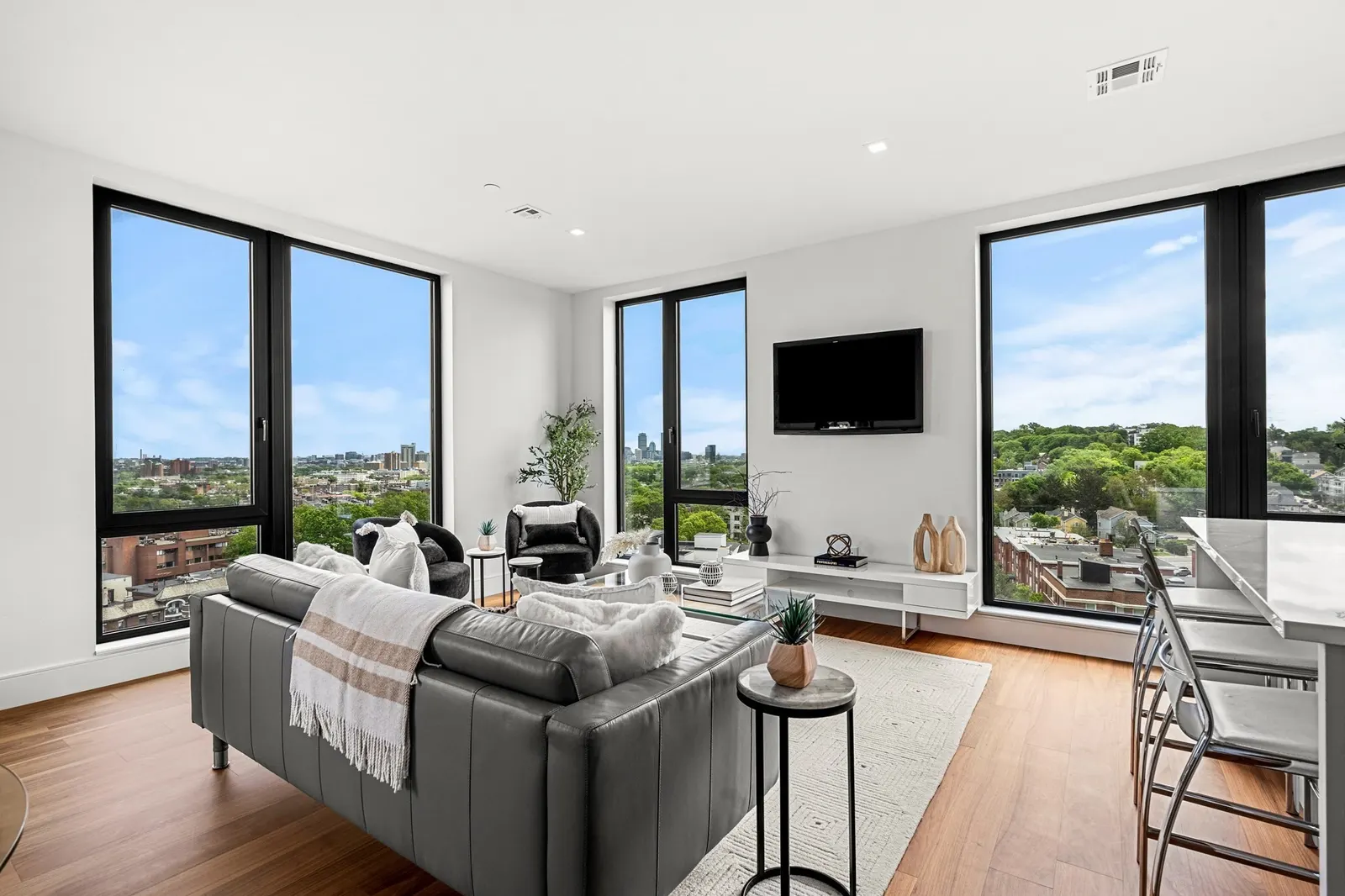 1515 Commonwealth Ave #311, Boston