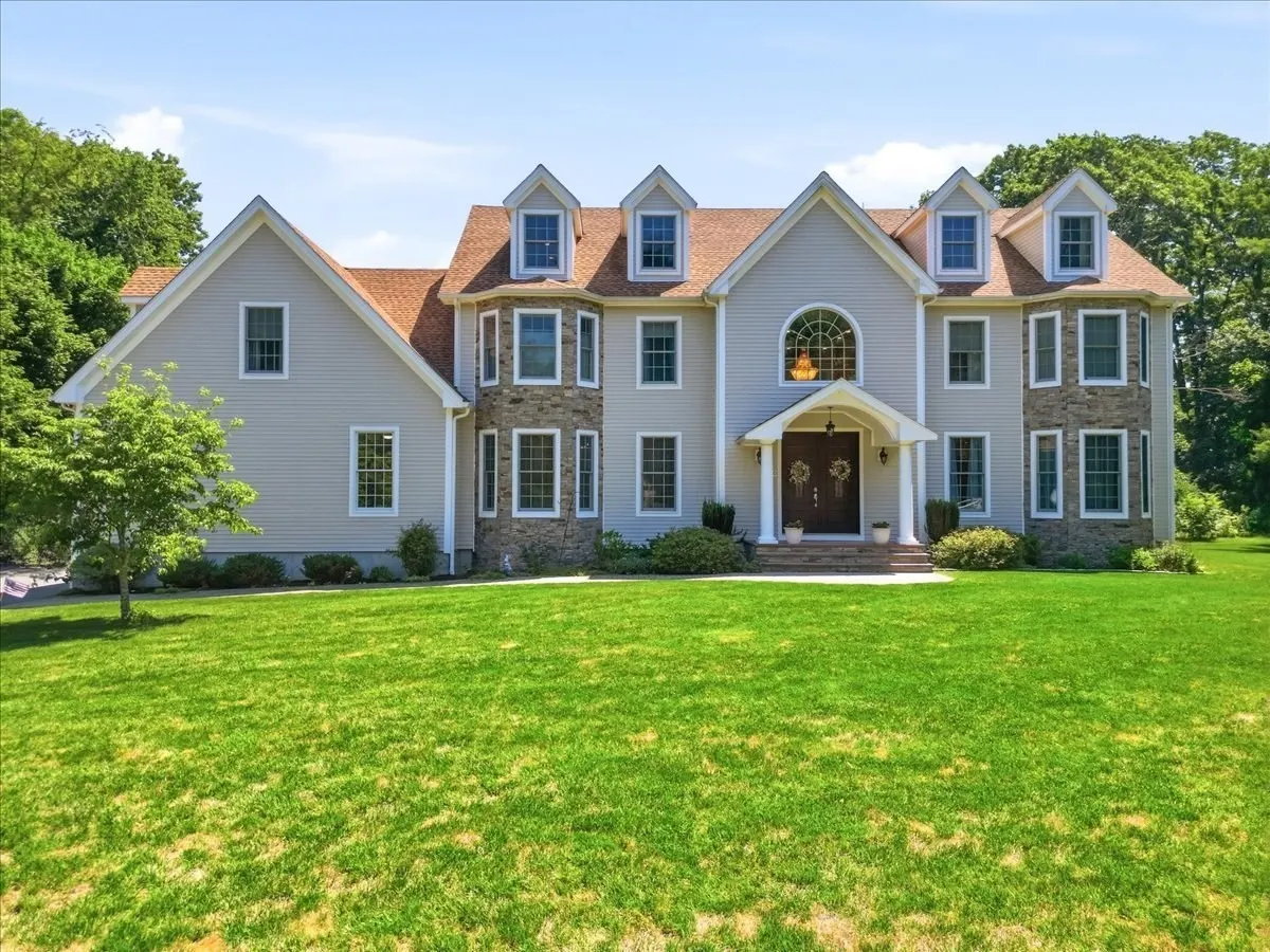 110 Rockmeadow Rd, Westwood