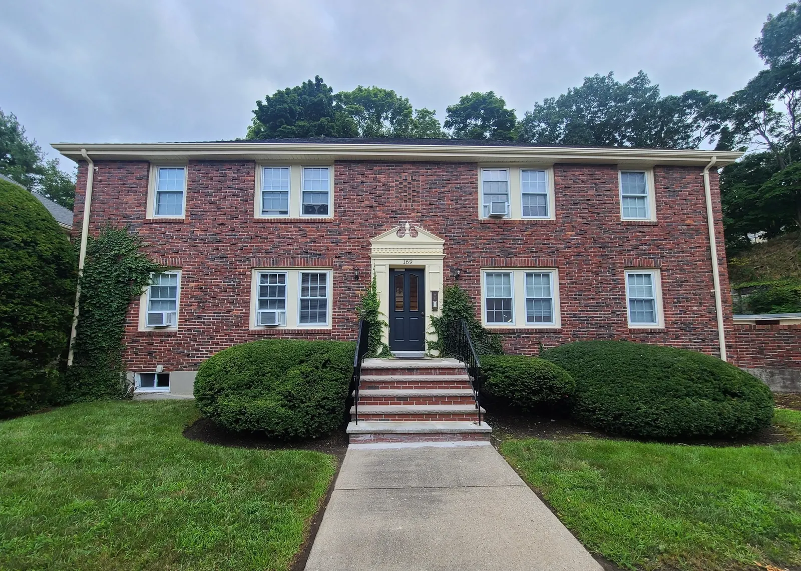 169 Everett St #4, Quincy