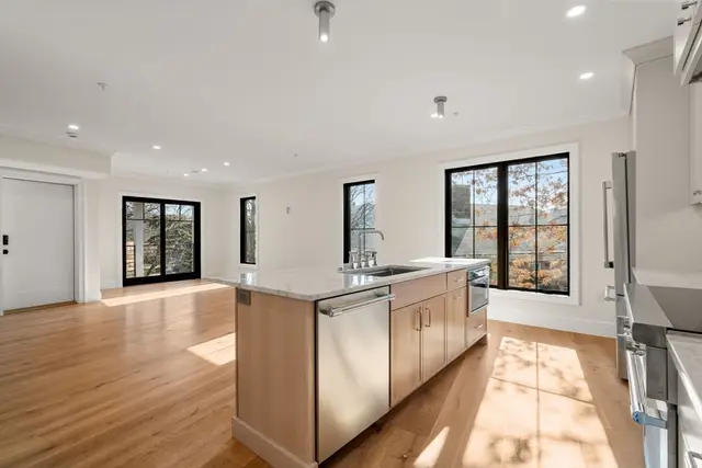 34 Vinton Street #1