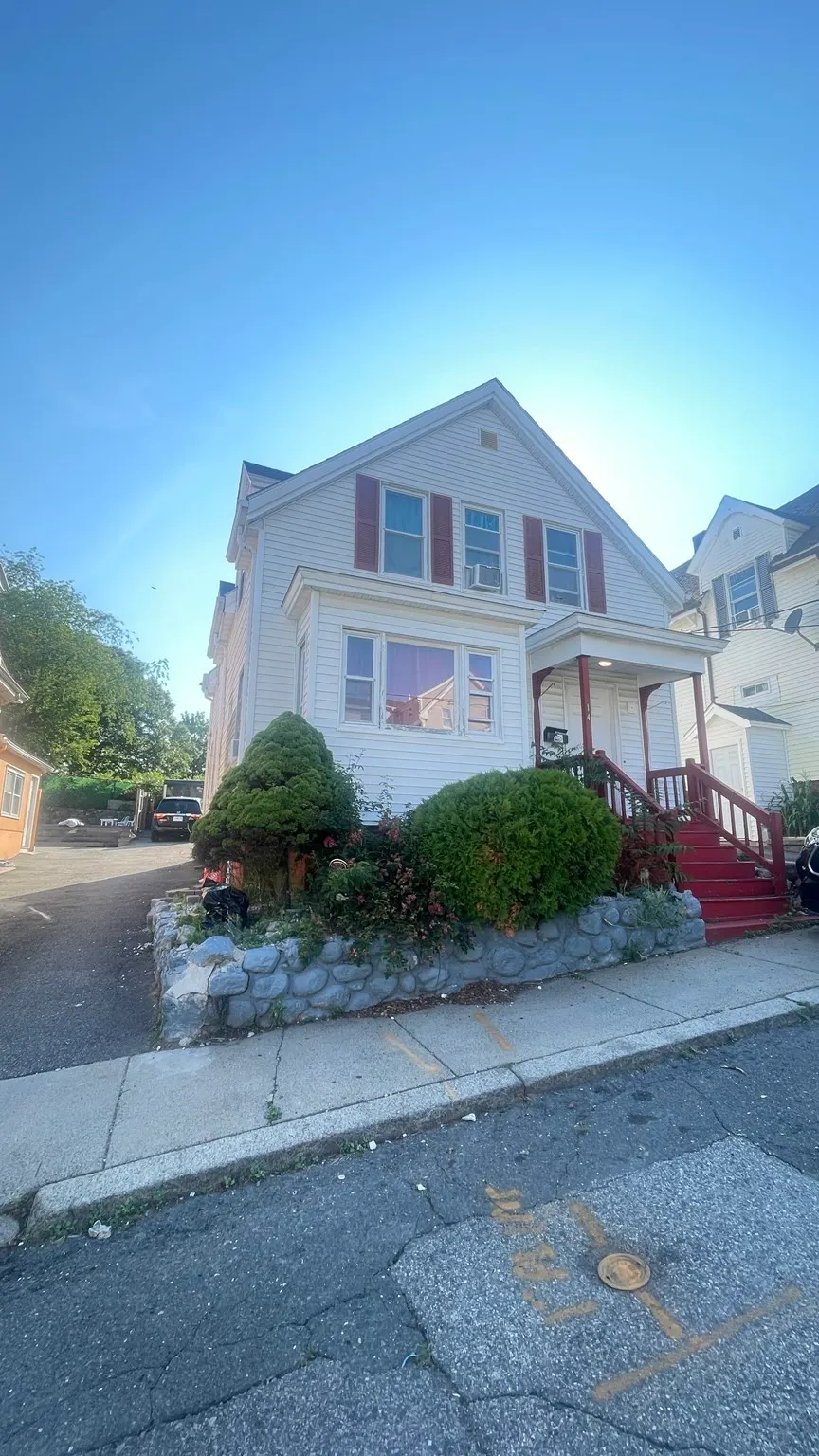 14 Union Ct, Lynn