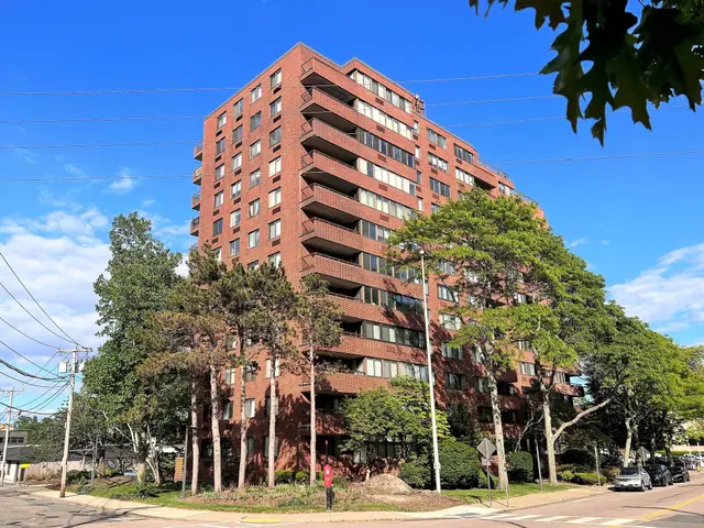 77 Adams St #- 610