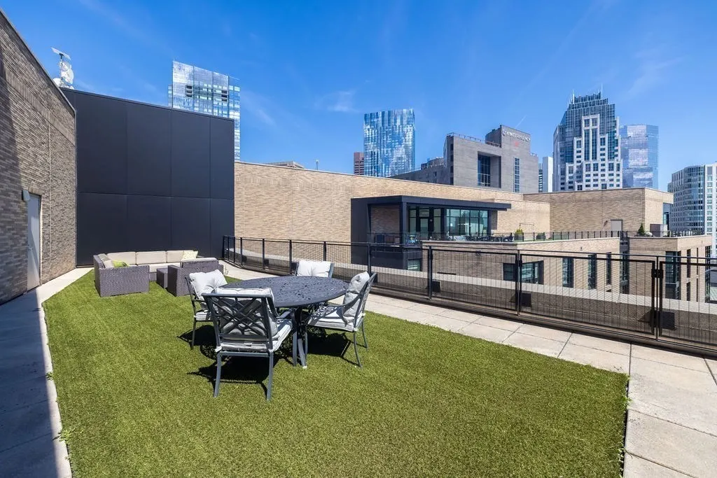 580 Washington St #PHE, Boston