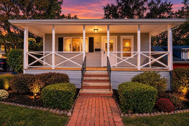 18 Lakeside Ave