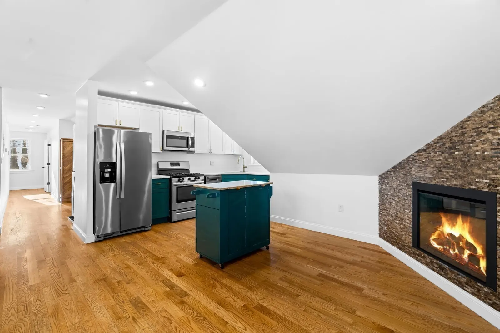 1-3 Howard Pl #B, Boston