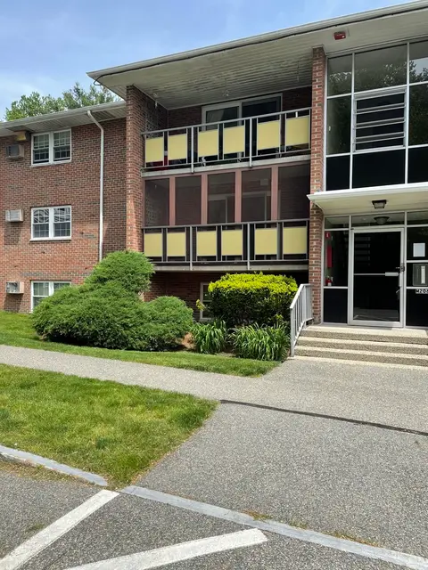 206 Rock St #M5