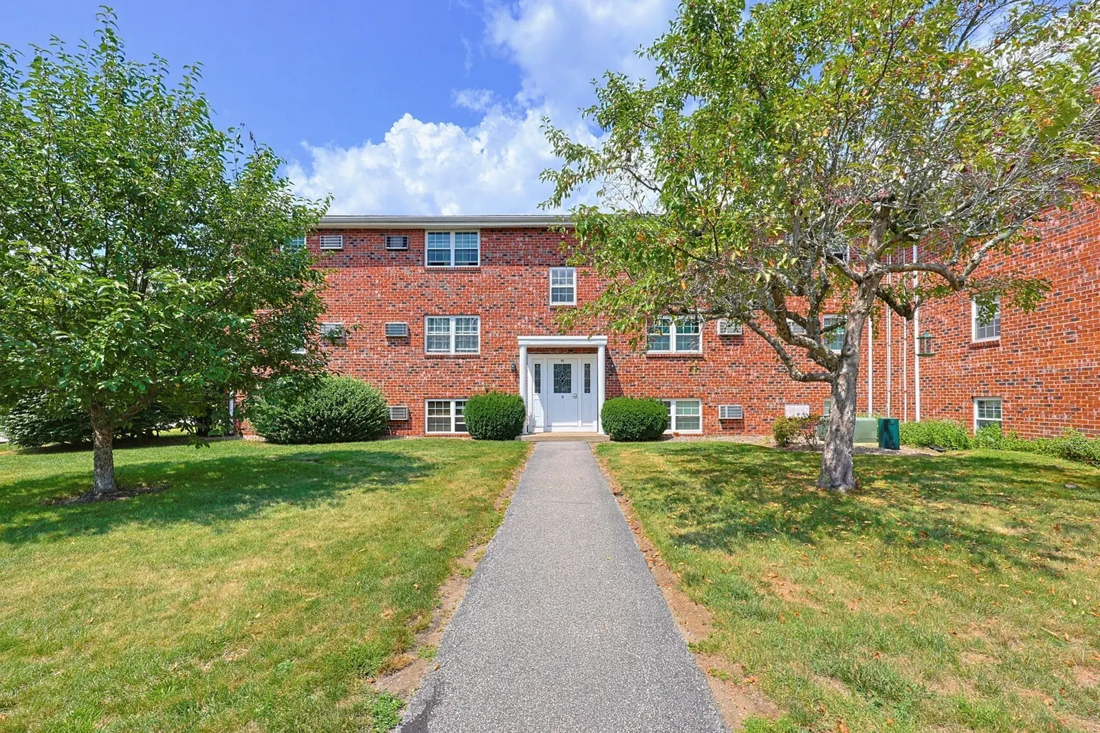 91 Pleasant St #D1, Medfield