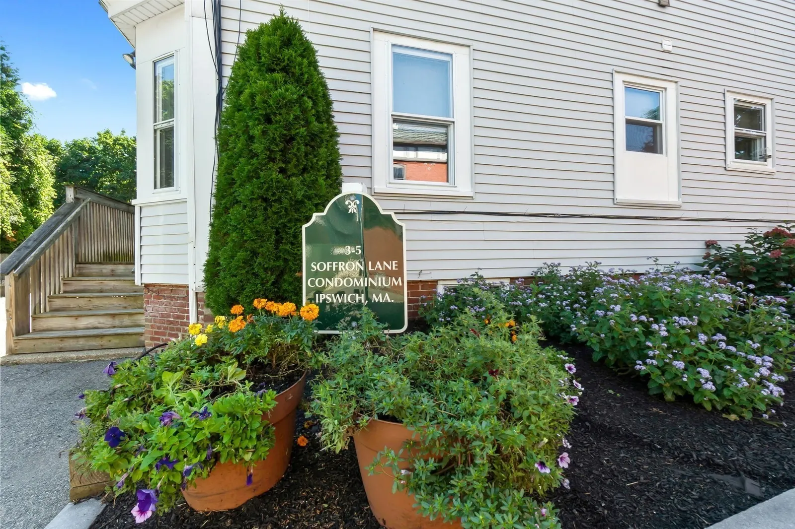 3 Soffron Ln #1, Ipswich