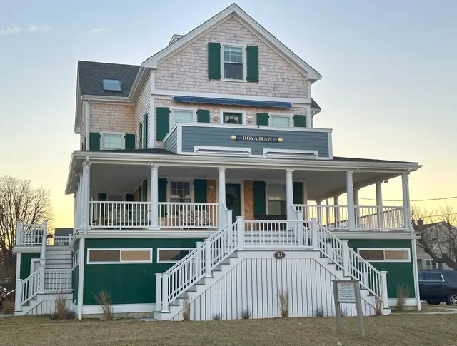 43 Oceanside Drive : Lower #LOWER