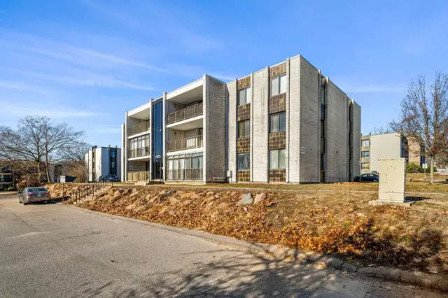 30 Skyline Dr #6