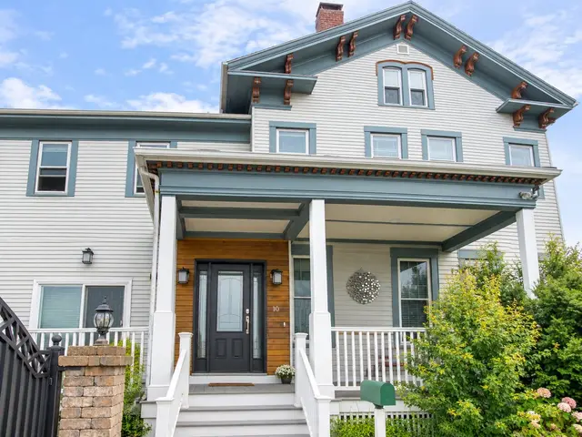10-12 Bradbury Ave