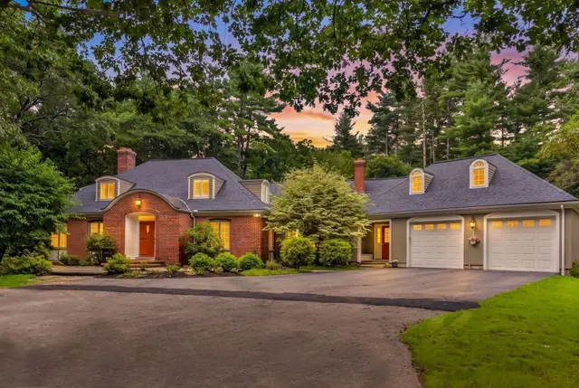 8 Buttercup Ln