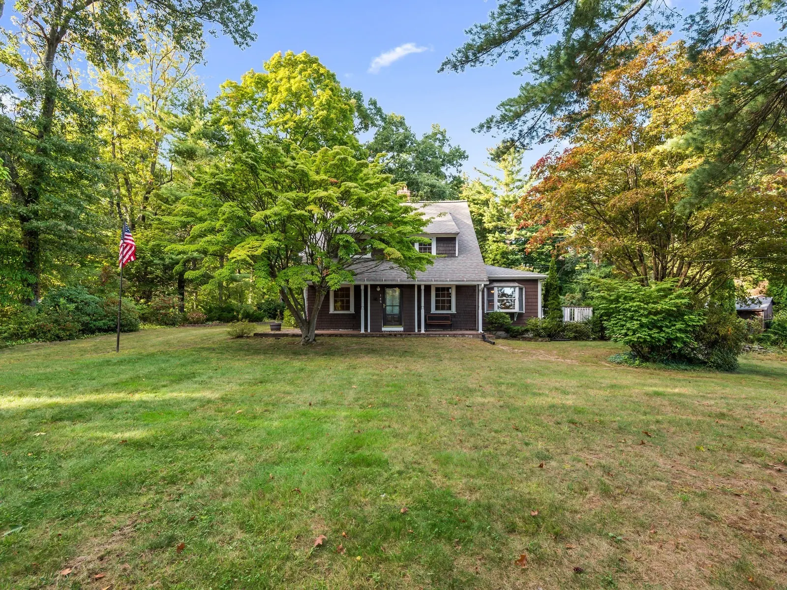 145 E Main St, Hopkinton