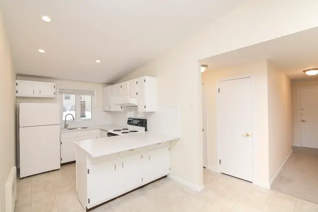 118 Pleasant Street #31