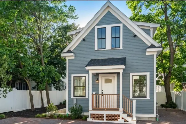 326 Lowell Street #4