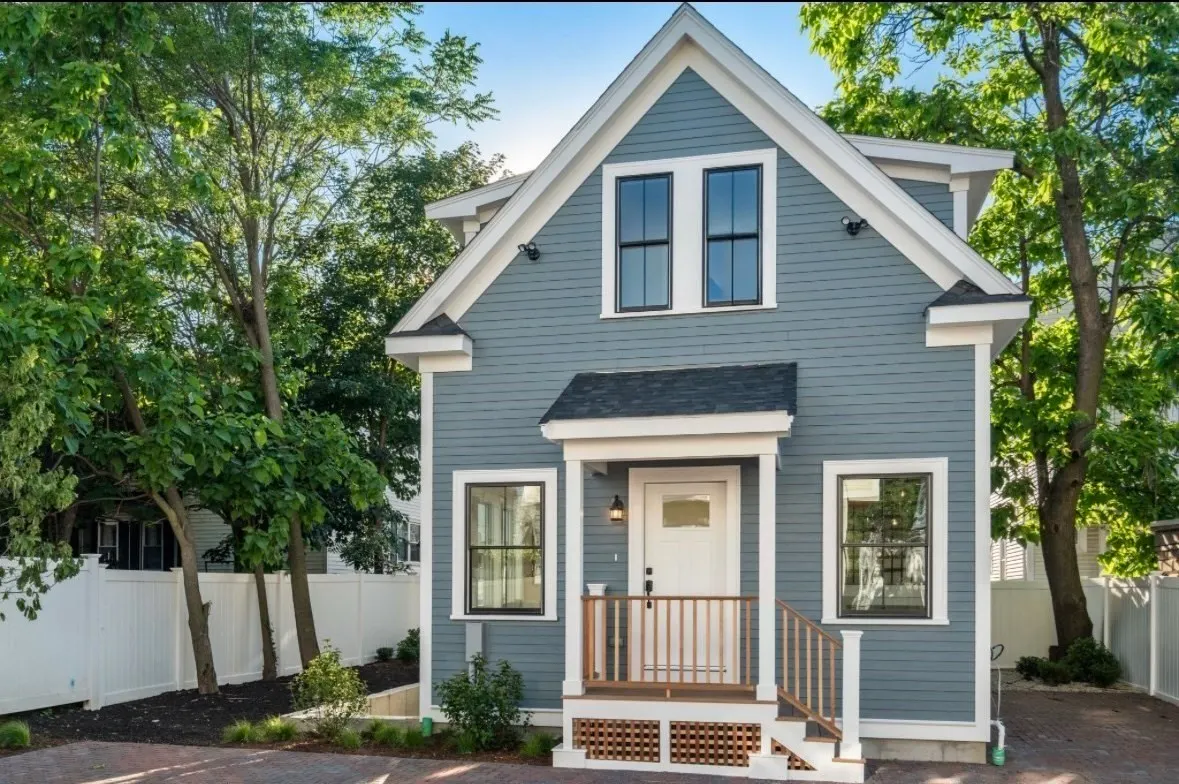 326 Lowell Street #4, Somerville