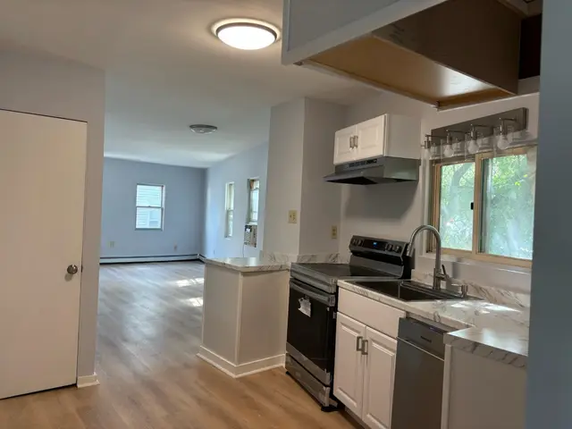 17 Howell Ct.