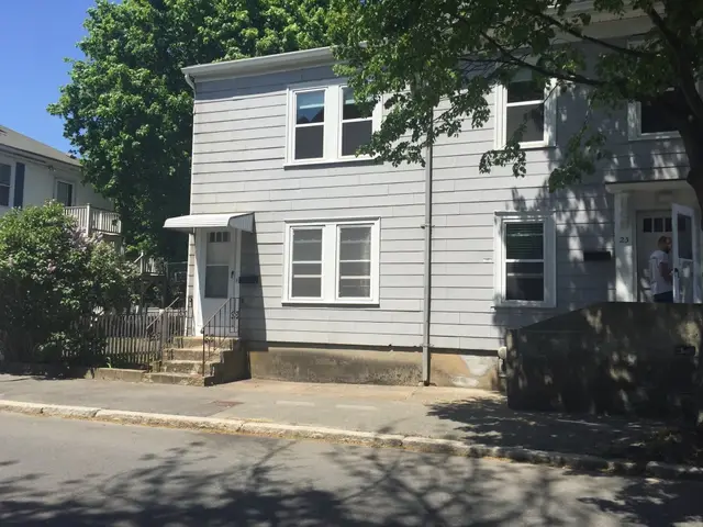 23 Roundy St #2