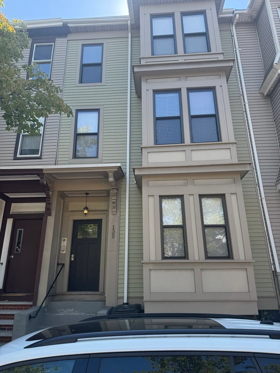 135 Havre St #1, Boston