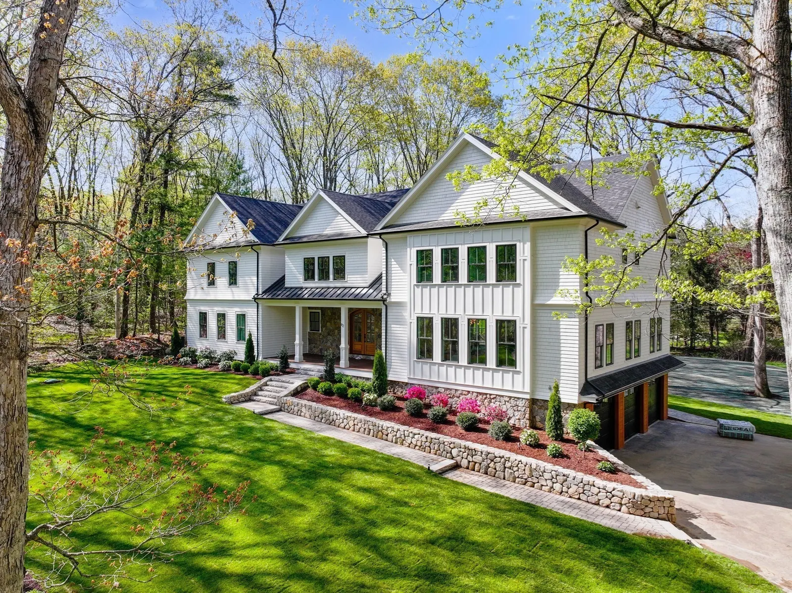 82 Deer Path Ln, Weston