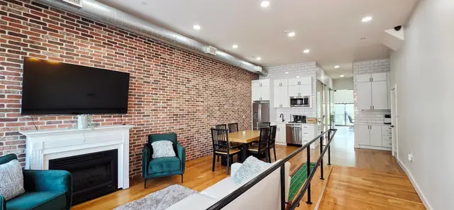82 Chelsea St #1